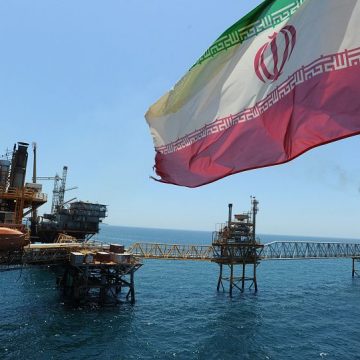 Иран осуществил первую поставку сырья через нефтепровод, минуя Ормузский пролив