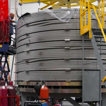 Инженеры из США завершили сборку самого крупного магнита термоядерного реактора ИТЭР