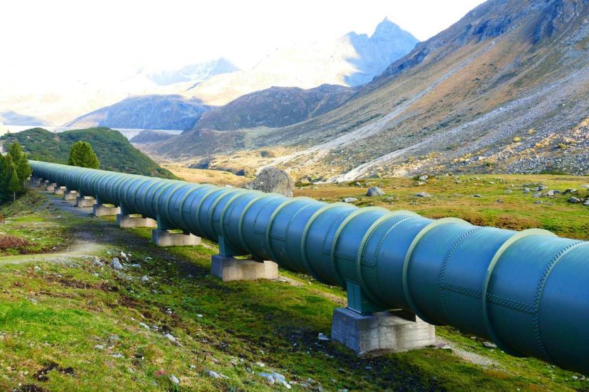 Китай начал строительство газопровода для переброски газа с запада на восток страны