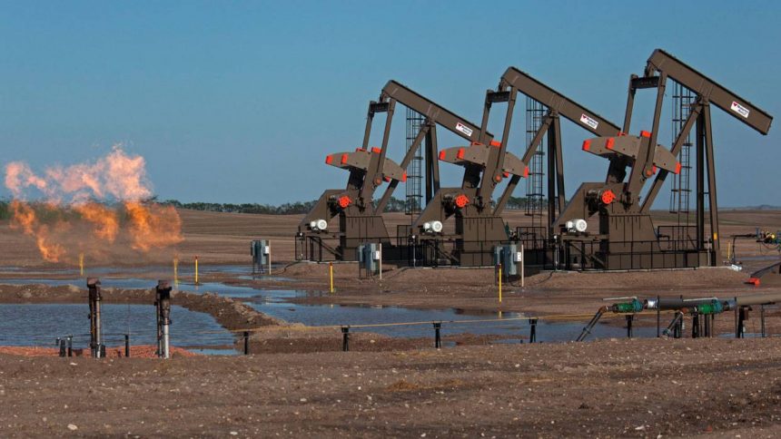 Добыча сланцевой нефти в США в октябре вырастет до 8,14 млн баррелей в сутки