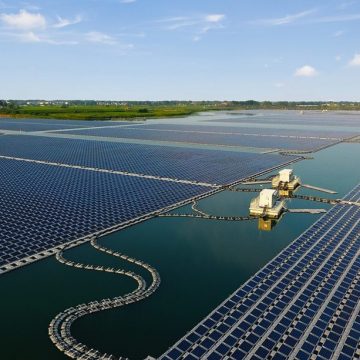В ЮАР запущена в эксплуатацию плавучая солнечная электростанция